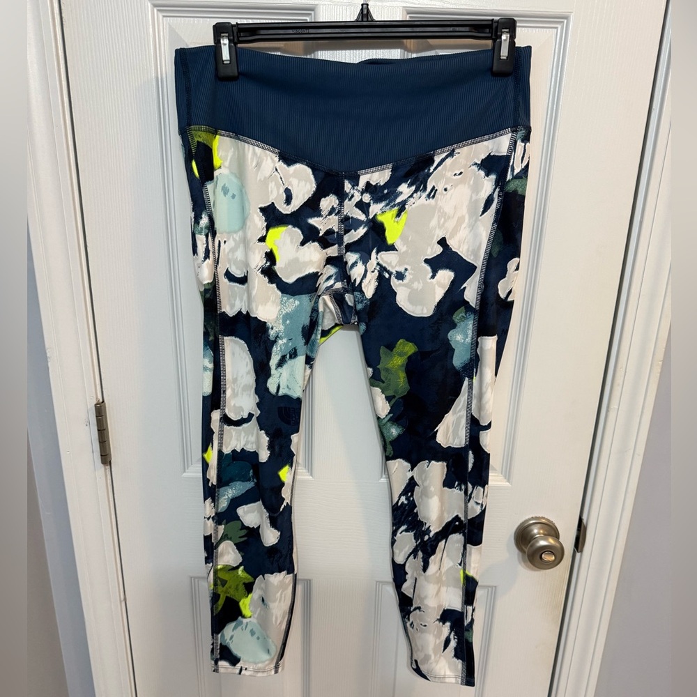 The North Face Women's Navy Print Leggings 1X